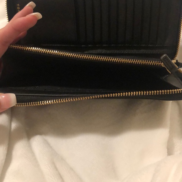 Tory Burch Wallet! - Picture 3 of 7